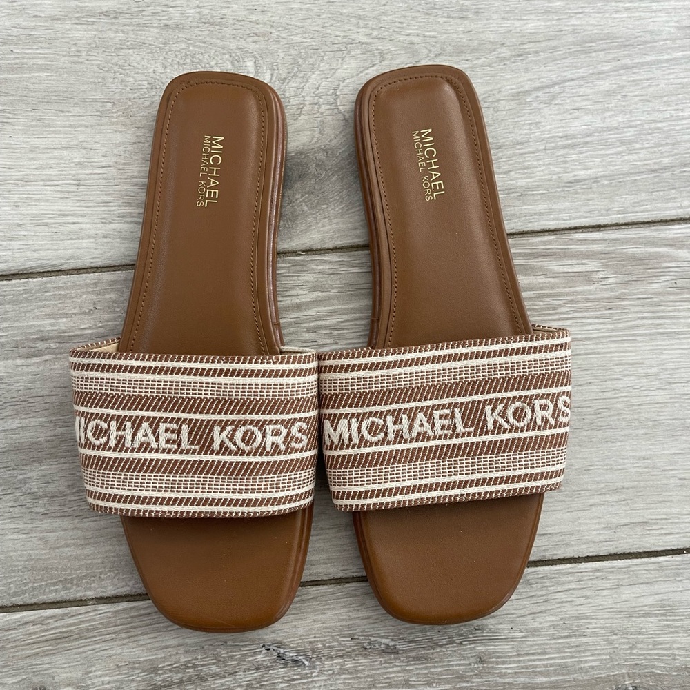 MICHAEL KORS Sandals Size 7.5